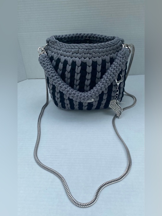 Handmade Handbags - Handmade Woven Crossbody Bag - Black & Gray with Silver Chain🩶🖤